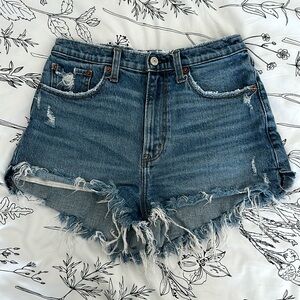 Abercrombie curve love high rise mom short